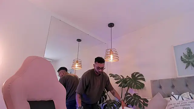 Tom cooper  online show from 11/09/25, 01:20