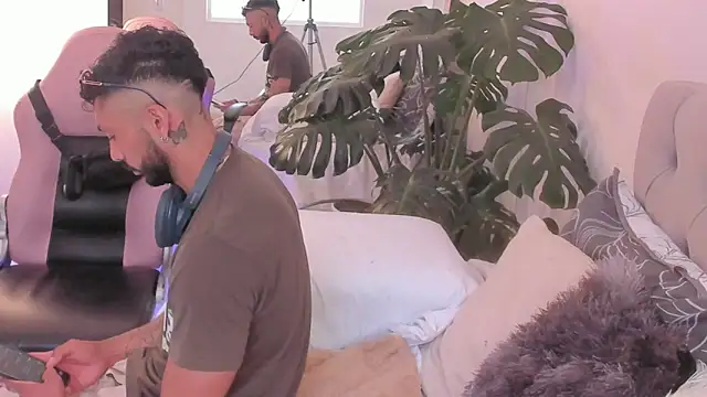 Tom cooper  online show from 11/22/25, 01:32