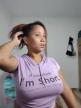 Snapshot of zandra_kiman chatting on 01/06/26, 07:45 zandra kiman online show from 01/06/26, 07:45