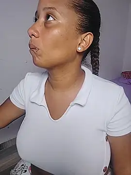 Snapshot of zandra_kiman chatting on 01/16/26, 08:35 zandra kiman online show from 01/16/26, 08:35