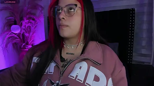 Sofiia-Rubb online show from 10/05/25, 04:55