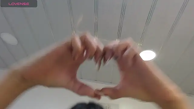 Snapshot of candy_lux_ chatting on 02/28/26, 07:37 candy lux online show from 02/28/26, 07:37