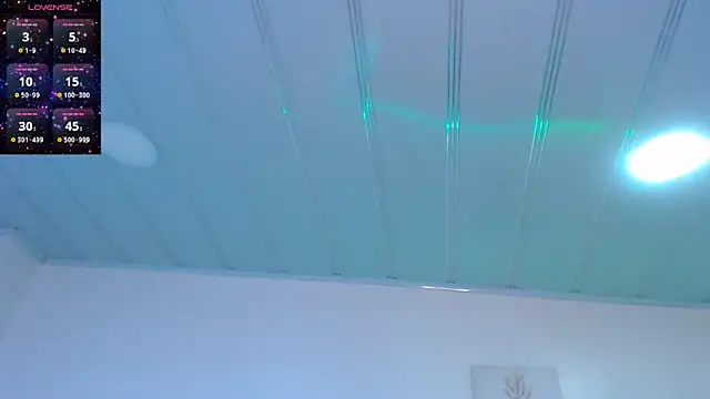 Snapshot of candy_lux_ chatting on 04/16/26, 01:56 candy lux online show from 04/16/26, 01:56