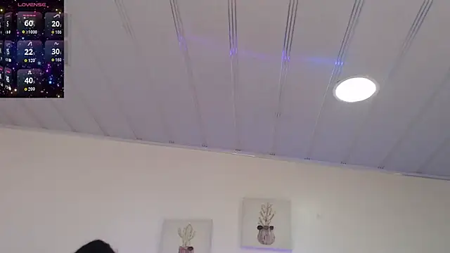 Snapshot of candy_lux_ chatting on 04/22/26, 03:57 candy lux online show from 04/22/26, 03:57