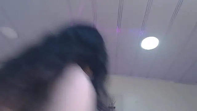 Snapshot of candy_lux_ chatting on 05/14/26, 04:14 candy lux online show from 05/14/26, 04:14