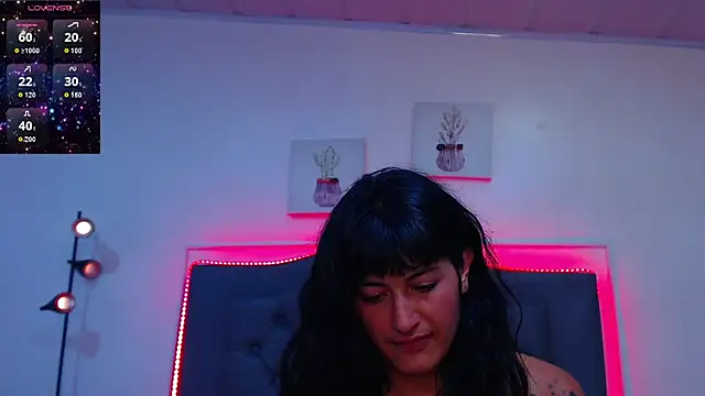 Snapshot of candy_lux_ chatting on 05/15/26, 06:15 candy lux online show from 05/15/26, 06:15
