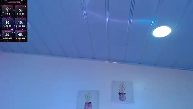 Snapshot of candy_lux_ chatting on 05/22/26, 01:39 candy lux online show from 05/22/26, 01:39
