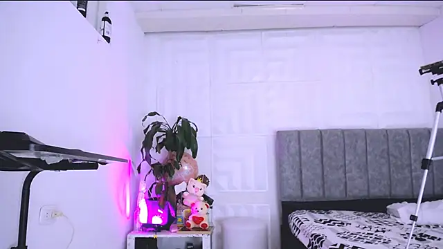 Snapshot of nataly_red chatting on 02/27/25, 06:53 nataly red online show from 02/27/25, 06:53