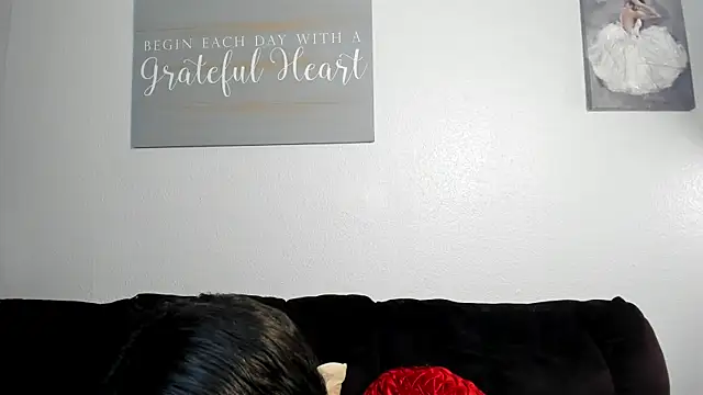 yiauana online show from 02/28/25, 10:20