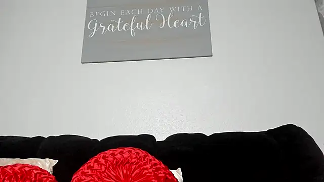 yiauana online show from 03/11/25, 11:44