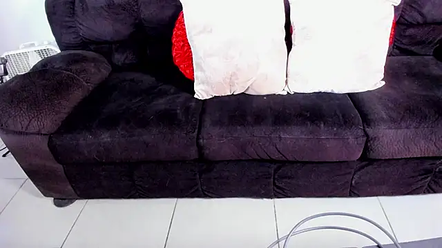 yiauana online show from 03/17/25, 11:43