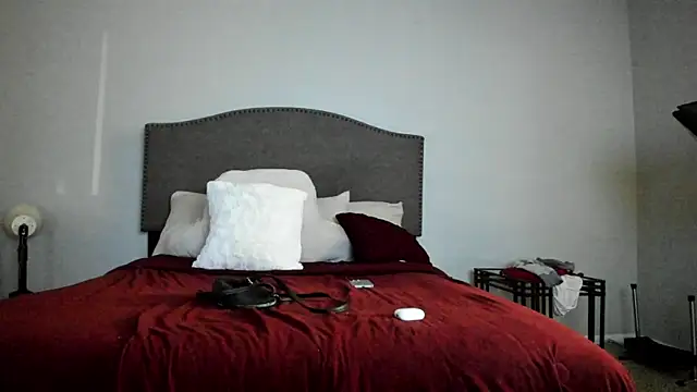 yiauana online show from 09/25/25, 04:05