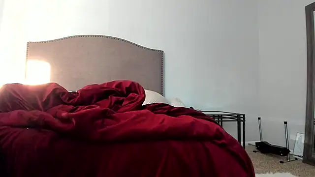 yiauana online show from 09/27/25, 01:05