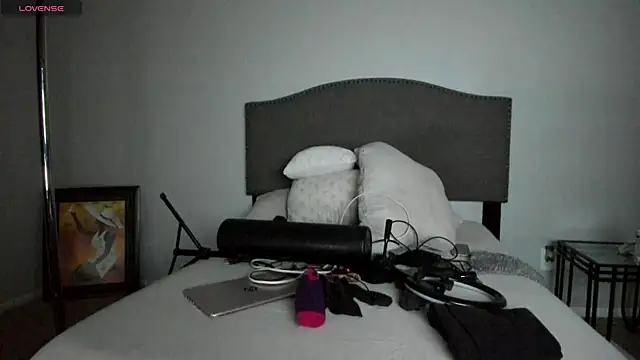 yiauana online show from 10/01/25, 04:51