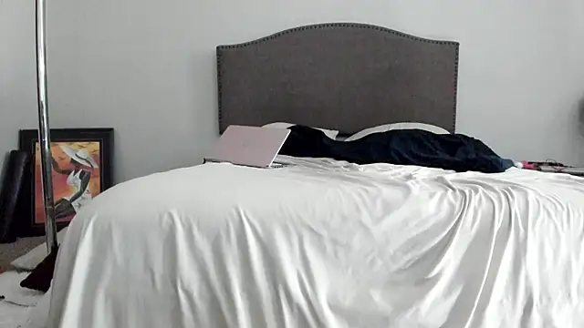 yiauana online show from 10/03/25, 10:45