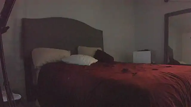 yiauana online show from 02/12/26, 04:07