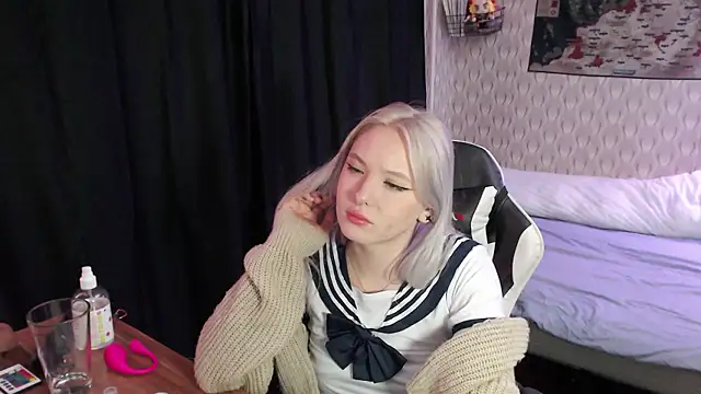 Snapshot of VikaPowers chatting on 12/04/24, 11:57 VikaPowers online show from 12/04/24, 11:57