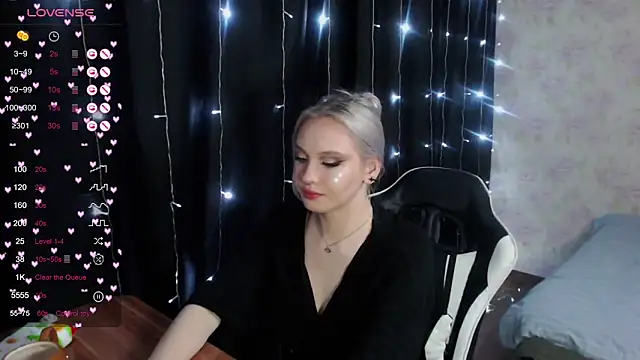 Snapshot of VikaPowers chatting on 02/01/25, 10:44 VikaPowers online show from 02/01/25, 10:44