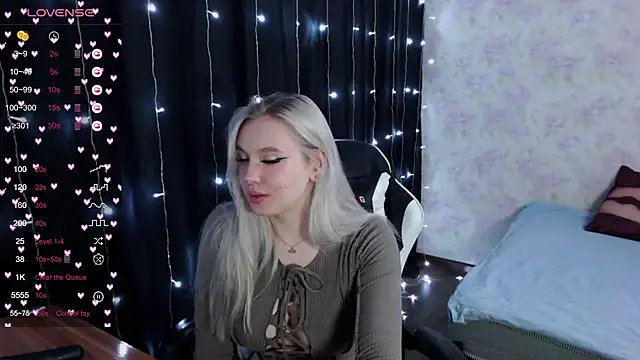 Snapshot of VikaPowers chatting on 02/10/25, 06:45 VikaPowers online show from 02/10/25, 06:45