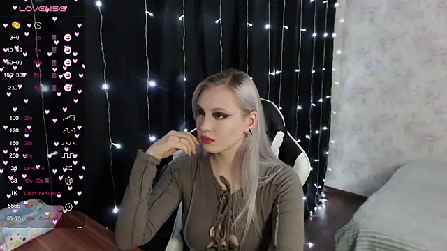 Snapshot of VikaPowers chatting on 03/01/25, 12:01 VikaPowers online show from 03/01/25, 12:01