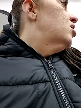 AvaLloyd online show from 02/15/25, 09:05