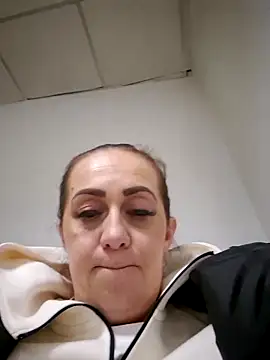 AvaLloyd online show from 02/16/25, 02:43