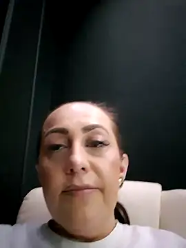 AvaLloyd online show from 02/18/25, 03:10