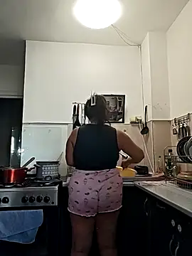 AvaLloyd online show from 09/22/25, 01:24