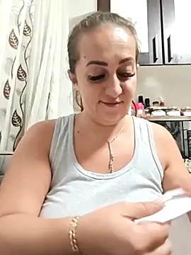 AvaLloyd online show from 09/29/25, 02:38