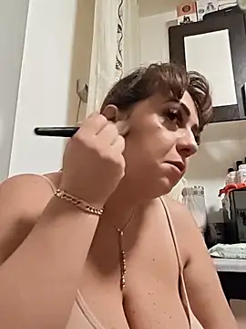 AvaLloyd online show from 10/27/25, 02:59