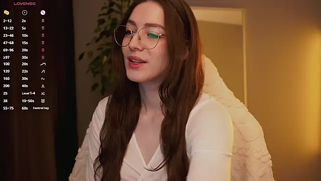 Ester Hill online show from 11/11/25, 01:05