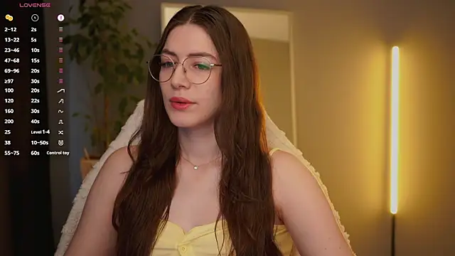 Snapshot of Ester_Hill chatting on 04/07/26, 02:23 Ester Hill online show from 04/07/26, 02:23