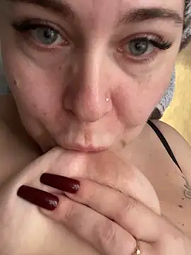 Snapshot of CuteNata chatting on 02/06/25, 07:24 CuteNata online show from 02/06/25, 07:24