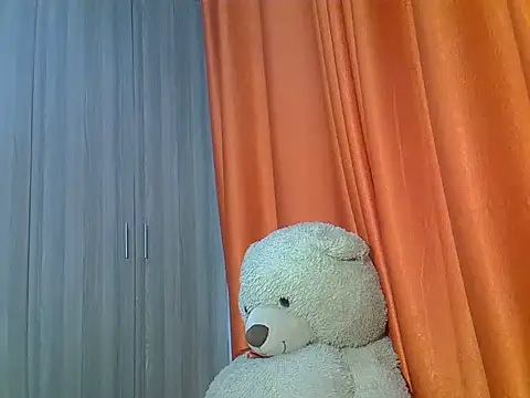 Snapshot of freaky_juicy chatting on 10/11/25, 04:01 freaky juicy online show from 10/11/25, 04:01