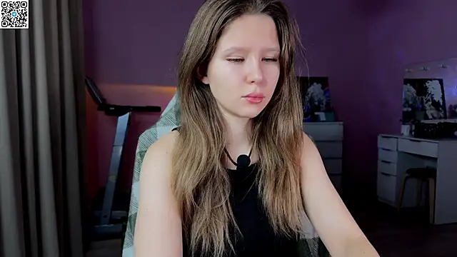 Snapshot of Ameliia_castro chatting on 11/19/25, 04:01 Ameliia castro online show from 11/19/25, 04:01