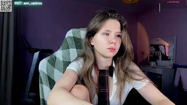 Snapshot of Ameliia_castro chatting on 11/27/25, 04:47 Ameliia castro online show from 11/27/25, 04:47