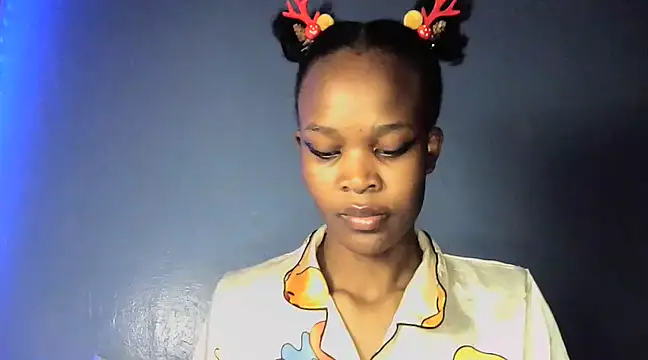 Snapshot of cyberbunnie chatting on 01/09/25, 02:43 cyberbunnie online show from 01/09/25, 02:43