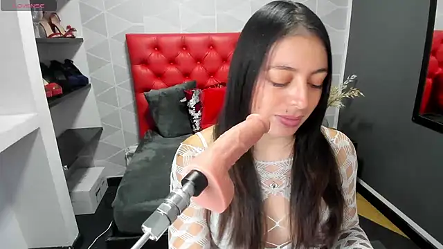 Snapshot of MiaWils_ chatting on 02/12/25, 10:37 MiaWils online show from 02/12/25, 10:37
