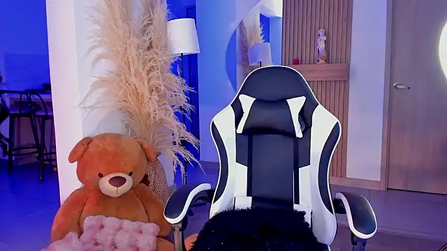 Snapshot of Charlotte__08 chatting on 03/21/26, 01:54 Charlotte 08 online show from 03/21/26, 01:54