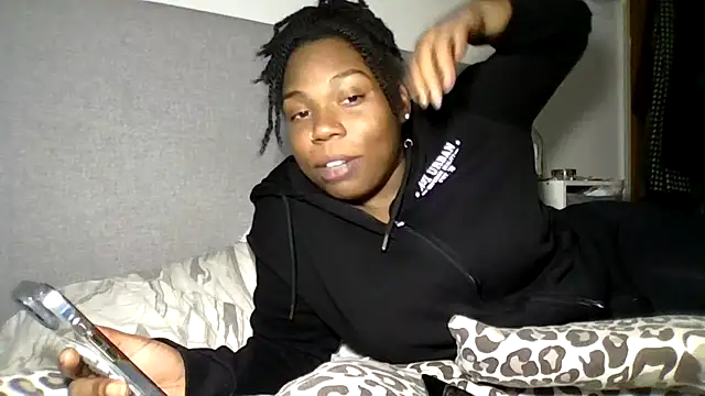 Snapshot of Bali_baddie_x chatting on 02/06/25, 11:26 Bali baddie x online show from 02/06/25, 11:26