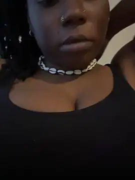 Snapshot of Bali_baddie_x chatting on 02/28/25, 03:26 Bali baddie x online show from 02/28/25, 03:26