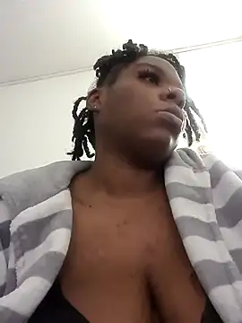 Snapshot of Bali_baddie_x chatting on 10/10/25, 06:51 Bali baddie x online show from 10/10/25, 06:51