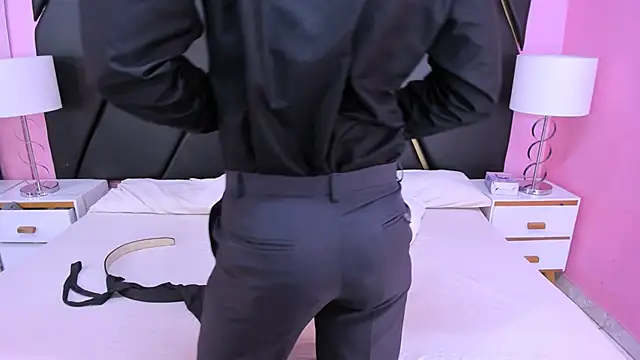 MilanZaire online show from 11/15/25, 09:43