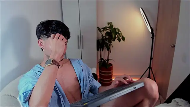 dimitri targaryen online show from 01/08/25, 06:41