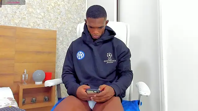 nicolaskan online show from 12/10/24, 12:38