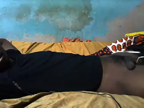 Snapshot of little__joy chatting on 02/21/25, 12:05 little joy online show from 02/21/25, 12:05