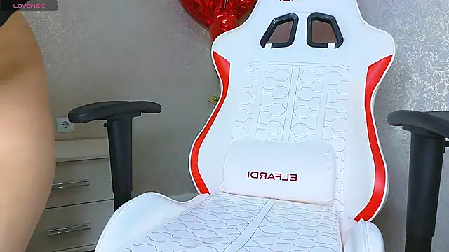 Diana Moon  online show from 02/21/26, 12:11