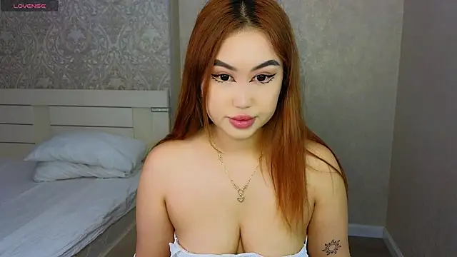 Diana Moon  online show from 04/30/26, 01:23