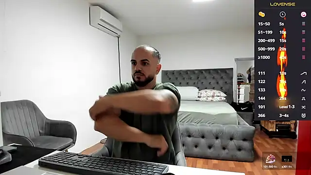 supermanboy94 online show from 10/15/25, 05:40