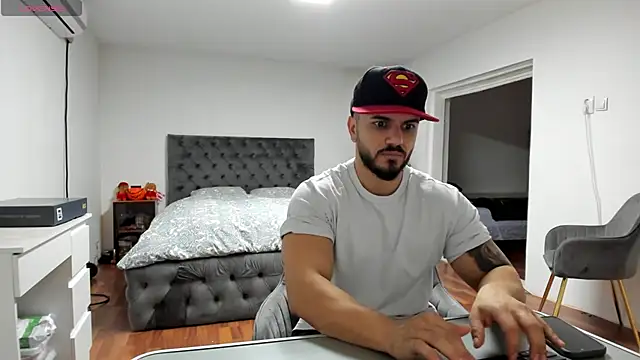 supermanboy94 online show from 11/27/25, 06:37